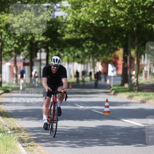 10.08.2025 - GEWOBA Citytriathlon Bremen Yannick Fuchs http://msf.ph/oto/8548657 10.08.2025 12:14:46 Radfahren 551, 627, 632, 635, 657, 736, 738, 806, 826, 838, 857, 895, 897 meine-sportfotos.de