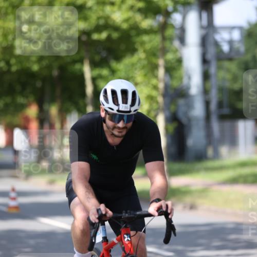 10.08.2025 - GEWOBA Citytriathlon Bremen Yannick Fuchs http://msf.ph/oto/8548669 10.08.2025 12:14:47 Radfahren 551, 627, 632, 635, 657, 736, 806, 826, 838, 857, 895, 897, 1020 meine-sportfotos.de