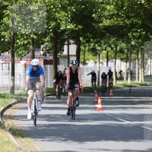 10.08.2025 - GEWOBA Citytriathlon Bremen Yannick Fuchs http://msf.ph/oto/8548681 10.08.2025 12:14:50 Radfahren 551, 627, 632, 635, 657, 736, 826, 838, 857, 895, 897, 1020 meine-sportfotos.de