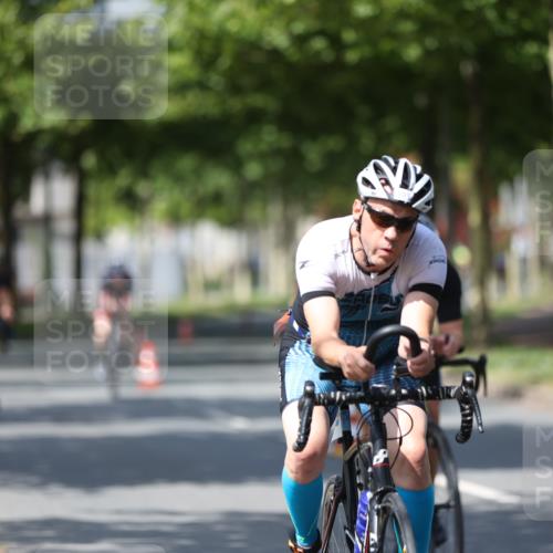 10.08.2025 - GEWOBA Citytriathlon Bremen Yannick Fuchs http://msf.ph/oto/8548705 10.08.2025 12:14:53 Radfahren 551, 627, 632, 635, 657, 736, 826, 857, 895, 897, 1020 meine-sportfotos.de