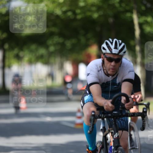 10.08.2025 - GEWOBA Citytriathlon Bremen Yannick Fuchs http://msf.ph/oto/8548708 10.08.2025 12:14:53 Radfahren 551, 627, 632, 635, 657, 736, 826, 857, 895, 897, 1020 meine-sportfotos.de