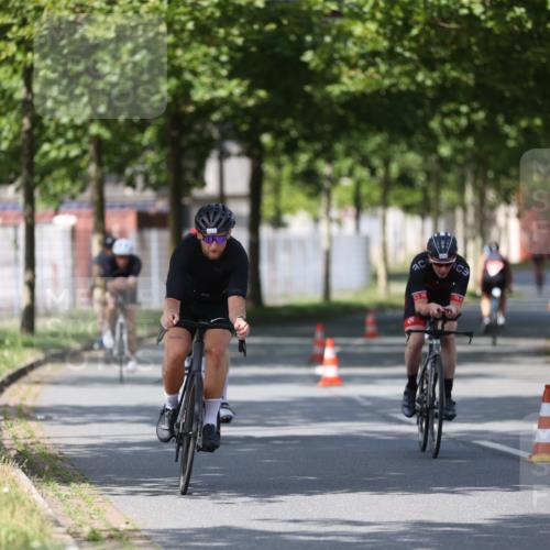 10.08.2025 - GEWOBA Citytriathlon Bremen Yannick Fuchs http://msf.ph/oto/8548709 10.08.2025 12:14:54 Radfahren 551, 627, 635, 657, 736, 826, 857, 895, 897, 1020 meine-sportfotos.de