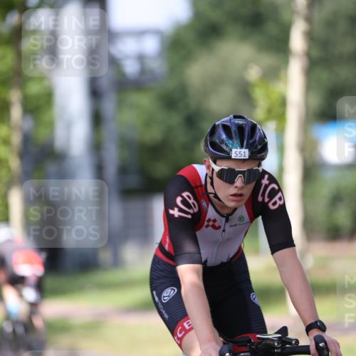 10.08.2025 - GEWOBA Citytriathlon Bremen Yannick Fuchs http://msf.ph/oto/8548725 10.08.2025 12:14:57 Radfahren 551, 627, 635, 657, 736, 753, 826, 857, 895, 897, 959, 1011, 1020 meine-sportfotos.de