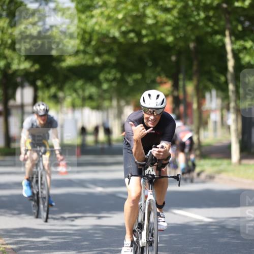 10.08.2025 - GEWOBA Citytriathlon Bremen Yannick Fuchs http://msf.ph/oto/8548731 10.08.2025 12:14:58 Radfahren 551, 627, 635, 657, 736, 753, 826, 857, 895, 897, 959, 1011, 1020 meine-sportfotos.de