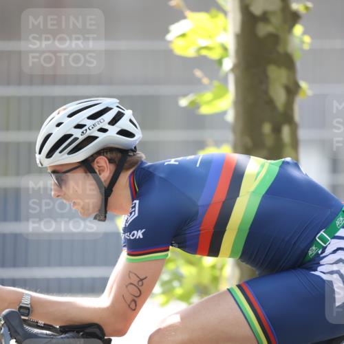 10.08.2025 - GEWOBA Citytriathlon Bremen Yannick Fuchs http://msf.ph/oto/8548743 10.08.2025 13:17:08 Radfahren 602, 720, 802, 870, 910, 921 meine-sportfotos.de