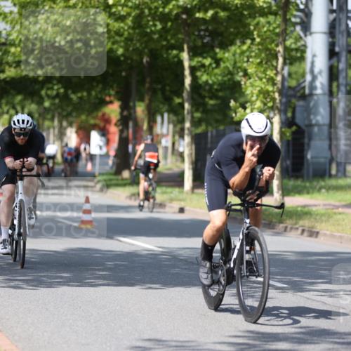10.08.2025 - GEWOBA Citytriathlon Bremen Yannick Fuchs http://msf.ph/oto/8548754 10.08.2025 12:15:06 Radfahren 551, 564, 627, 657, 753, 826, 852, 857, 876, 897, 947, 959, 1011, 1020 meine-sportfotos.de