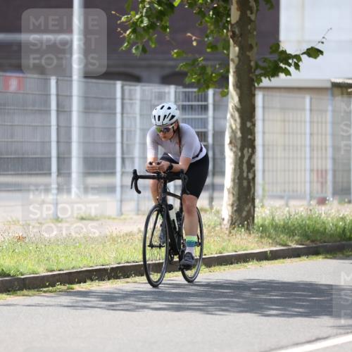 10.08.2025 - GEWOBA Citytriathlon Bremen Yannick Fuchs http://msf.ph/oto/8548769 10.08.2025 13:17:19 Radfahren 602, 720, 910, 921, 1018 meine-sportfotos.de