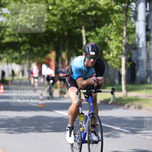 10.08.2025 - GEWOBA Citytriathlon Bremen Yannick Fuchs http://msf.ph/oto/8548786 10.08.2025 12:15:09 Radfahren 551, 564, 591, 627, 753, 826, 852, 876, 947, 959, 1011, 1020 meine-sportfotos.de