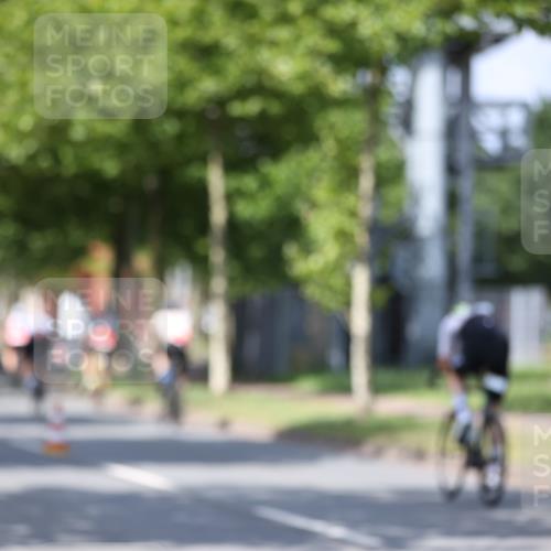 10.08.2025 - GEWOBA Citytriathlon Bremen Yannick Fuchs http://msf.ph/oto/8548792 10.08.2025 12:15:10 Radfahren 551, 564, 591, 753, 826, 852, 876, 947, 959, 1011, 1020 meine-sportfotos.de