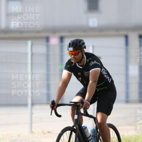 10.08.2025 - GEWOBA Citytriathlon Bremen Yannick Fuchs http://msf.ph/oto/8548795 10.08.2025 13:17:31 Radfahren 567, 825, 853, 910, 1018 meine-sportfotos.de