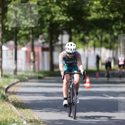 10.08.2025 - GEWOBA Citytriathlon Bremen Yannick Fuchs http://msf.ph/oto/8548801 10.08.2025 12:15:12 Radfahren 564, 591, 643, 753, 852, 876, 947, 959, 1011, 1020 meine-sportfotos.de