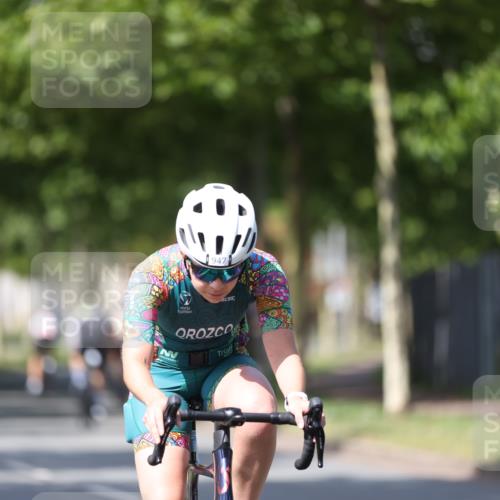 10.08.2025 - GEWOBA Citytriathlon Bremen Yannick Fuchs http://msf.ph/oto/8548814 10.08.2025 12:15:13 Radfahren 564, 591, 643, 753, 852, 876, 947, 959, 1011 meine-sportfotos.de