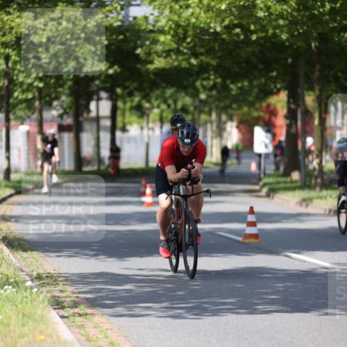 10.08.2025 - GEWOBA Citytriathlon Bremen Yannick Fuchs http://msf.ph/oto/8548820 10.08.2025 12:15:17 Radfahren 564, 591, 643, 753, 852, 858, 876, 947, 959, 1011 meine-sportfotos.de