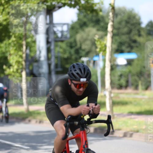 10.08.2025 - GEWOBA Citytriathlon Bremen Yannick Fuchs http://msf.ph/oto/8548869 10.08.2025 12:15:24 Radfahren 564, 591, 643, 834, 852, 858, 876, 947 meine-sportfotos.de