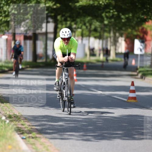 10.08.2025 - GEWOBA Citytriathlon Bremen Yannick Fuchs http://msf.ph/oto/8548879 10.08.2025 12:15:29 Radfahren 591, 641, 643, 834, 858, 876 meine-sportfotos.de