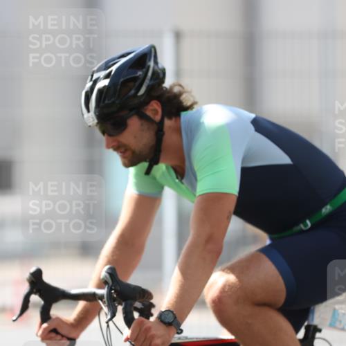 10.08.2025 - GEWOBA Citytriathlon Bremen Yannick Fuchs http://msf.ph/oto/8548888 10.08.2025 13:18:30 Radfahren 596, 934 meine-sportfotos.de