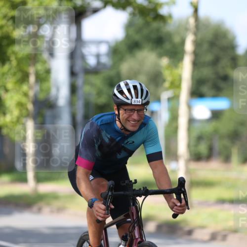 10.08.2025 - GEWOBA Citytriathlon Bremen Yannick Fuchs http://msf.ph/oto/8548912 10.08.2025 12:15:34 Radfahren 626, 641, 643, 834, 858 meine-sportfotos.de