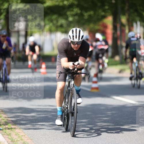 10.08.2025 - GEWOBA Citytriathlon Bremen Yannick Fuchs http://msf.ph/oto/8548939 10.08.2025 12:15:45 Radfahren 600, 626, 641, 682, 715, 836, 839, 840, 859, 891, 1016, 1022 meine-sportfotos.de