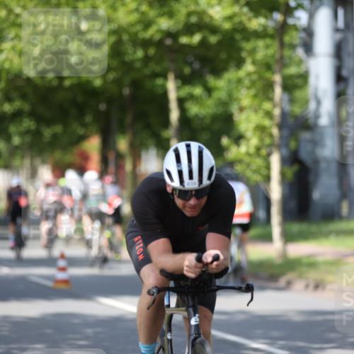 10.08.2025 - GEWOBA Citytriathlon Bremen Yannick Fuchs http://msf.ph/oto/8548946 10.08.2025 12:15:46 Radfahren 600, 626, 641, 682, 715, 824, 836, 839, 840, 859, 891, 1016, 1022 meine-sportfotos.de