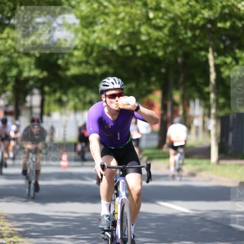 10.08.2025 - GEWOBA Citytriathlon Bremen Yannick Fuchs http://msf.ph/oto/8548954 10.08.2025 12:15:47 Radfahren 600, 626, 641, 682, 715, 824, 836, 839, 840, 859, 891, 1016, 1022 meine-sportfotos.de