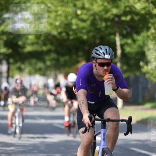 10.08.2025 - GEWOBA Citytriathlon Bremen Yannick Fuchs http://msf.ph/oto/8548960 10.08.2025 12:15:47 Radfahren 600, 626, 641, 682, 715, 824, 836, 839, 840, 859, 891, 1016, 1022 meine-sportfotos.de