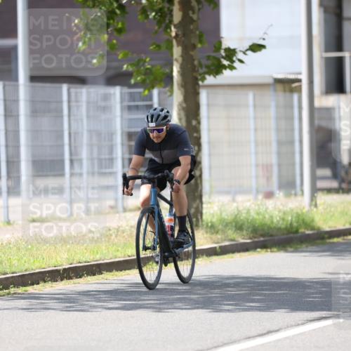 10.08.2025 - GEWOBA Citytriathlon Bremen Yannick Fuchs http://msf.ph/oto/8548976 10.08.2025 13:19:12 Radfahren 671, 762, 803, 899, 983, 1002 meine-sportfotos.de
