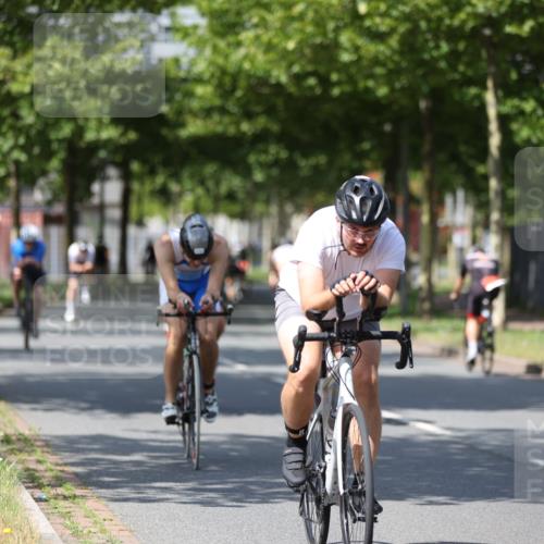 10.08.2025 - GEWOBA Citytriathlon Bremen Yannick Fuchs http://msf.ph/oto/8548977 10.08.2025 12:15:50 Radfahren 600, 626, 641, 682, 686, 707, 715, 824, 836, 839, 840, 859, 891, 1016, 1022 meine-sportfotos.de