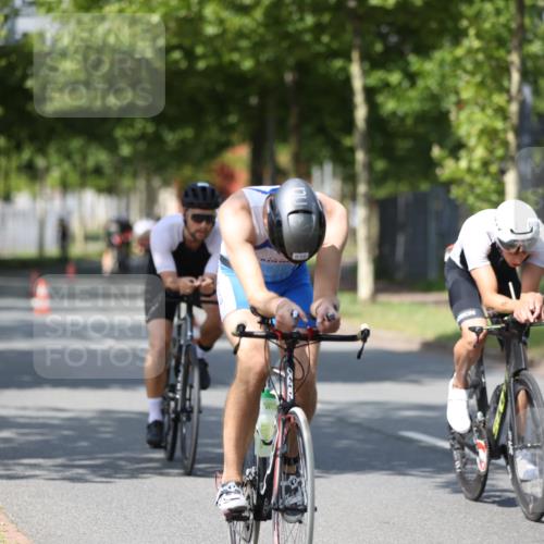 10.08.2025 - GEWOBA Citytriathlon Bremen Yannick Fuchs http://msf.ph/oto/8548983 10.08.2025 12:15:51 Radfahren 600, 626, 641, 682, 686, 707, 715, 824, 836, 839, 840, 859, 891, 1016, 1022 meine-sportfotos.de