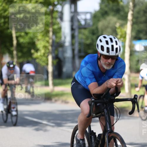 10.08.2025 - GEWOBA Citytriathlon Bremen Yannick Fuchs http://msf.ph/oto/8549007 10.08.2025 12:15:53 Radfahren 600, 626, 654, 682, 686, 707, 715, 824, 836, 839, 840, 859, 891, 1016, 1022 meine-sportfotos.de