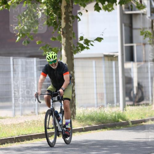 10.08.2025 - GEWOBA Citytriathlon Bremen Yannick Fuchs http://msf.ph/oto/8549021 10.08.2025 13:19:28 Radfahren 762, 803, 983 meine-sportfotos.de