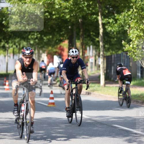 10.08.2025 - GEWOBA Citytriathlon Bremen Yannick Fuchs http://msf.ph/oto/8549027 10.08.2025 12:15:56 Radfahren 600, 626, 654, 682, 686, 707, 715, 824, 836, 839, 840, 859, 891, 1016, 1022 meine-sportfotos.de