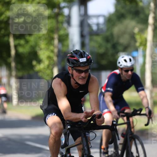 10.08.2025 - GEWOBA Citytriathlon Bremen Yannick Fuchs http://msf.ph/oto/8549037 10.08.2025 12:15:57 Radfahren 600, 626, 654, 682, 686, 707, 715, 824, 836, 839, 840, 859, 891, 1016, 1022 meine-sportfotos.de