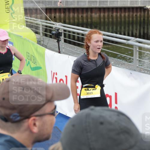 10.08.2025 - GEWOBA Citytriathlon Bremen H.Heesch http://msf.ph/oto/8549092 10.08.2025 11:36:23 Ziel 418, 452 meine-sportfotos.de