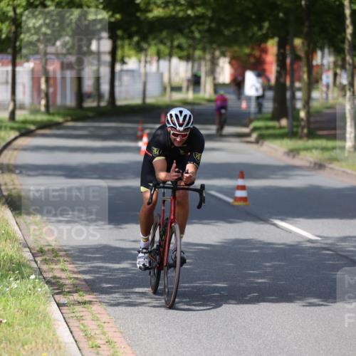 10.08.2025 - GEWOBA Citytriathlon Bremen Yannick Fuchs http://msf.ph/oto/8549093 10.08.2025 12:16:21 Radfahren 820 meine-sportfotos.de