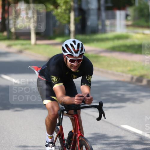 10.08.2025 - GEWOBA Citytriathlon Bremen Yannick Fuchs http://msf.ph/oto/8549099 10.08.2025 12:16:21 Radfahren 820 meine-sportfotos.de