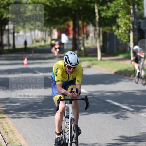 10.08.2025 - GEWOBA Citytriathlon Bremen Yannick Fuchs http://msf.ph/oto/8549120 10.08.2025 12:17:22 Radfahren 671, 856, 912, 956 meine-sportfotos.de