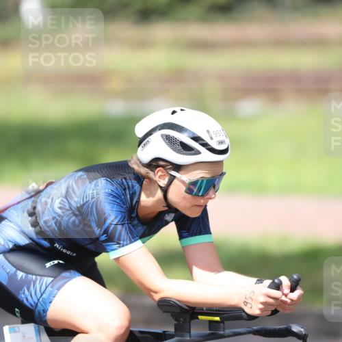 10.08.2025 - GEWOBA Citytriathlon Bremen Yannick Fuchs http://msf.ph/oto/8549123 10.08.2025 13:21:32 Radfahren 652, 955, 1001 meine-sportfotos.de