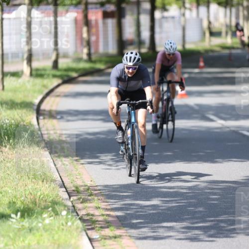 10.08.2025 - GEWOBA Citytriathlon Bremen Yannick Fuchs http://msf.ph/oto/8549127 10.08.2025 12:17:28 Radfahren 671, 766, 856, 912 meine-sportfotos.de
