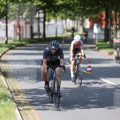 10.08.2025 - GEWOBA Citytriathlon Bremen Yannick Fuchs http://msf.ph/oto/8549133 10.08.2025 12:17:28 Radfahren 671, 766, 856, 912 meine-sportfotos.de