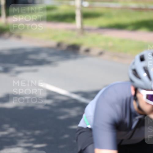 10.08.2025 - GEWOBA Citytriathlon Bremen Yannick Fuchs http://msf.ph/oto/8549147 10.08.2025 12:17:30 Radfahren 671, 766, 856, 912 meine-sportfotos.de