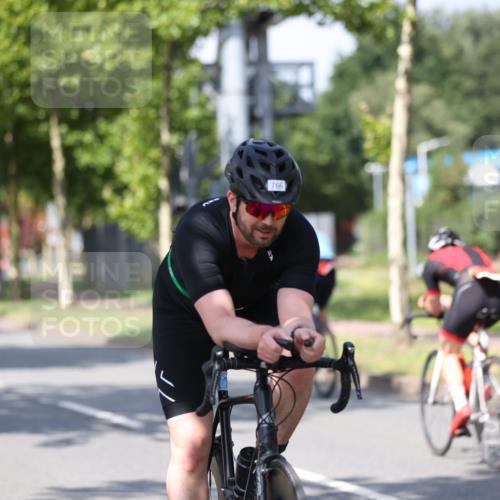 10.08.2025 - GEWOBA Citytriathlon Bremen Yannick Fuchs http://msf.ph/oto/8549155 10.08.2025 12:17:39 Radfahren 560, 566, 671, 766, 912, 1025 meine-sportfotos.de