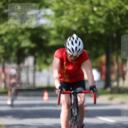 10.08.2025 - GEWOBA Citytriathlon Bremen Yannick Fuchs http://msf.ph/oto/8549184 10.08.2025 12:17:47 Radfahren 560, 566, 741, 765, 766, 933, 1025 meine-sportfotos.de
