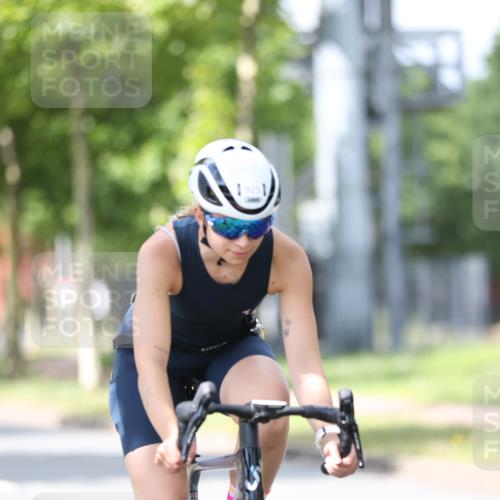 10.08.2025 - GEWOBA Citytriathlon Bremen Yannick Fuchs http://msf.ph/oto/8549187 10.08.2025 13:23:22 Radfahren 908, 925, 939, 945, 946, 954 meine-sportfotos.de