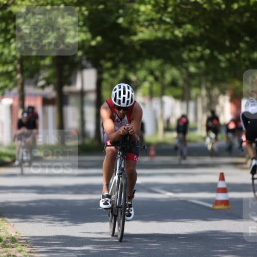 10.08.2025 - GEWOBA Citytriathlon Bremen Yannick Fuchs http://msf.ph/oto/8549190 10.08.2025 12:17:48 Radfahren 560, 566, 741, 765, 766, 933, 1025 meine-sportfotos.de