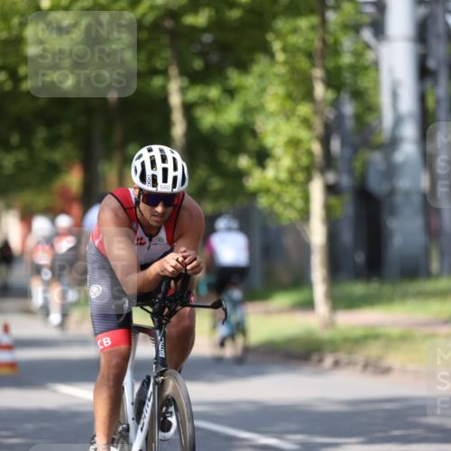 10.08.2025 - GEWOBA Citytriathlon Bremen Yannick Fuchs http://msf.ph/oto/8549197 10.08.2025 12:17:49 Radfahren 560, 566, 741, 765, 766, 933, 1025 meine-sportfotos.de
