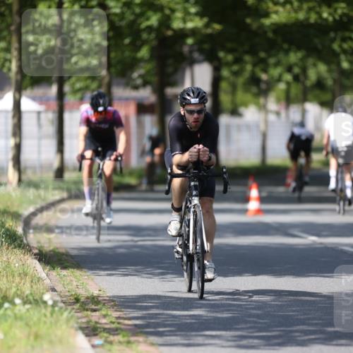 10.08.2025 - GEWOBA Citytriathlon Bremen Yannick Fuchs http://msf.ph/oto/8549206 10.08.2025 12:17:51 Radfahren 560, 566, 741, 765, 867, 933, 1025 meine-sportfotos.de
