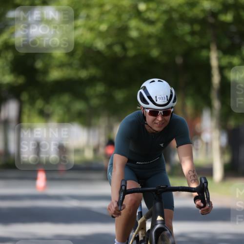 10.08.2025 - GEWOBA Citytriathlon Bremen Yannick Fuchs http://msf.ph/oto/8549255 10.08.2025 12:17:57 Radfahren 553, 560, 566, 741, 765, 794, 833, 867, 933, 966, 977, 1025 meine-sportfotos.de