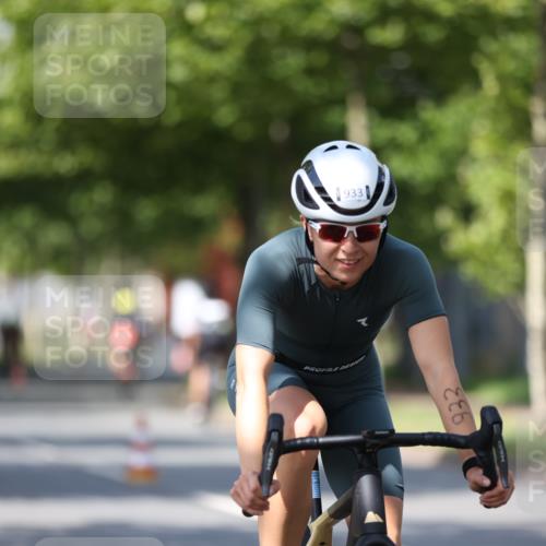 10.08.2025 - GEWOBA Citytriathlon Bremen Yannick Fuchs http://msf.ph/oto/8549257 10.08.2025 12:17:57 Radfahren 553, 560, 566, 741, 765, 794, 833, 867, 933, 966, 977, 1025 meine-sportfotos.de
