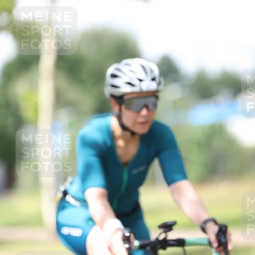 10.08.2025 - GEWOBA Citytriathlon Bremen Yannick Fuchs http://msf.ph/oto/8549279 10.08.2025 13:23:55 Radfahren 930, 965, 972 meine-sportfotos.de