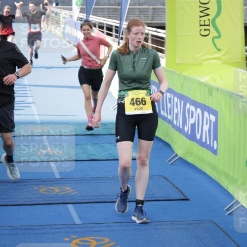 10.08.2025 - GEWOBA Citytriathlon Bremen H.Heesch http://msf.ph/oto/8549350 10.08.2025 11:37:55 Ziel 89, 237, 453, 466, 492 meine-sportfotos.de